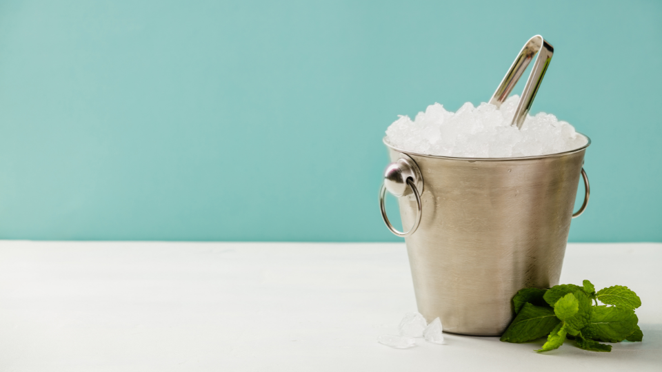 8 Cách Bảo Quản Nước Đá Lâu Tan Hiệu Quả Cho Quán 6 Bật mí 7 cách giữ đá lâu tan khi không có tủ lạnh hiệu quả nhất