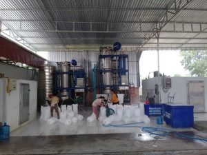 Tìm hiểu quy trình sản xuất nước đá để doanh nghiệp của bạn thành công