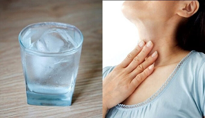 Quy Trình Sản Xuất Nước Đá Viên Tinh Khiết 5 Bước 8 Viên đá đục, lẫn cặn vàng tan trong cốc nước, dấu hiệu của đá bẩn
